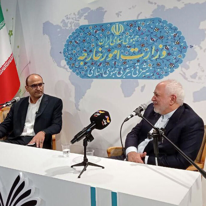گفتگو با محمد جواد ظریف - نشست کتاب و دیپلمات، نمایشگاه کتاب تهران ۱۴۰۴